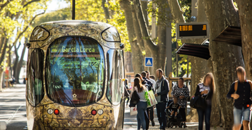 Se déplacer et stationner en famille sur le territoire de la métropole de Montpellier : tout savoir sur les transports en commun!